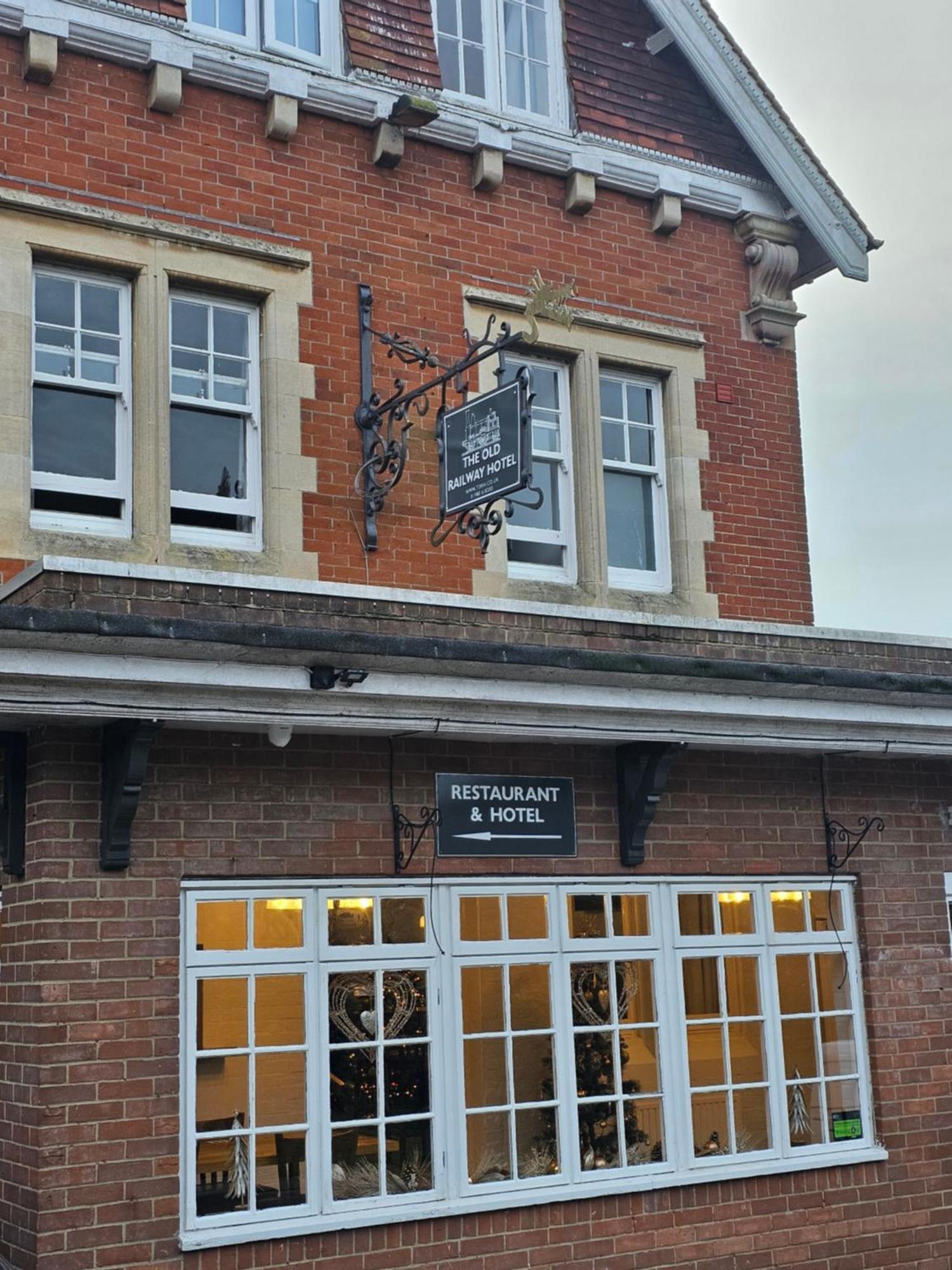 The Old Railway Hotel Porton Luaran gambar